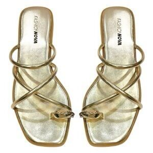 FashionNova • Gold Strappy Toe Ring Sandals • Women’s 6